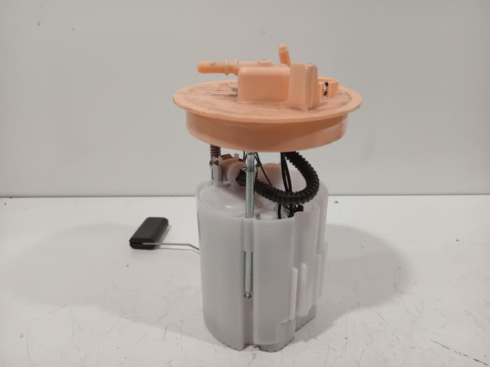 Usagé Pompe d'injection Ford Focus Prix € 80,00 Règlement à la marge proposé par Van der Ven Autorecycling B.V.