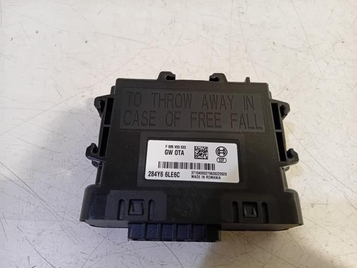 Używane Modul gateway Renault Arkana Cena € 90,00 Procedura marży oferowane przez Van der Ven Autorecycling B.V.