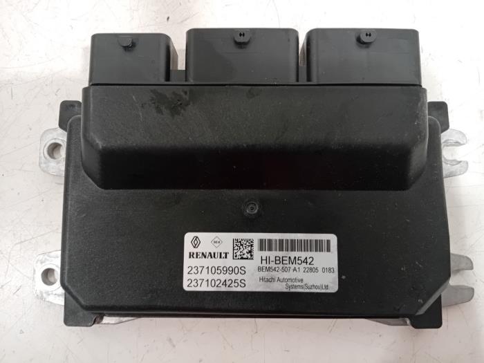 Used Engine management computer Renault Arkana Price € 65,00 Margin scheme offered by Van der Ven Autorecycling B.V.