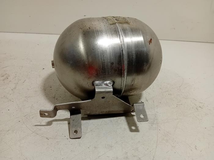 Begagnade Tryckackumulator Mercedes E-Klasse Pris € 60,00 Marginaltabell erbjuds av Van der Ven Autorecycling B.V.