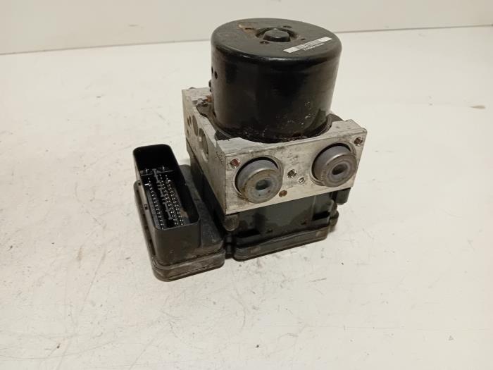 Usagé Pompe ABS Alfa Romeo Giulietta Prix € 145,00 Règlement à la marge proposé par Van der Ven Autorecycling B.V.