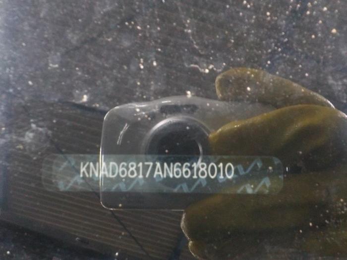 Motor de limpiaparabrisas detrás de un Kia Stonic 2021