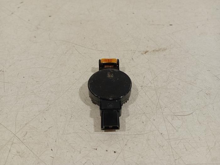 Begagnade Regnsensor BMW 4-Serie Pris € 45,00 Marginaltabell erbjuds av Van der Ven Autorecycling B.V.
