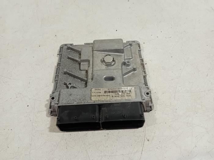Used Engine management computer Audi Q5 Price € 175,00 Margin scheme offered by Van der Ven Autorecycling B.V.