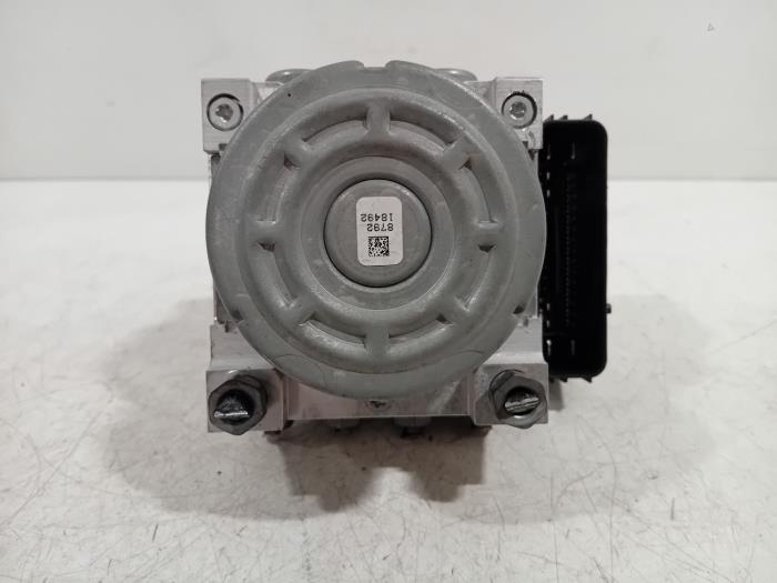 Begagnade ABS-pump Ford Fiesta Pris € 215,00 Marginaltabell erbjuds av Van der Ven Autorecycling B.V.