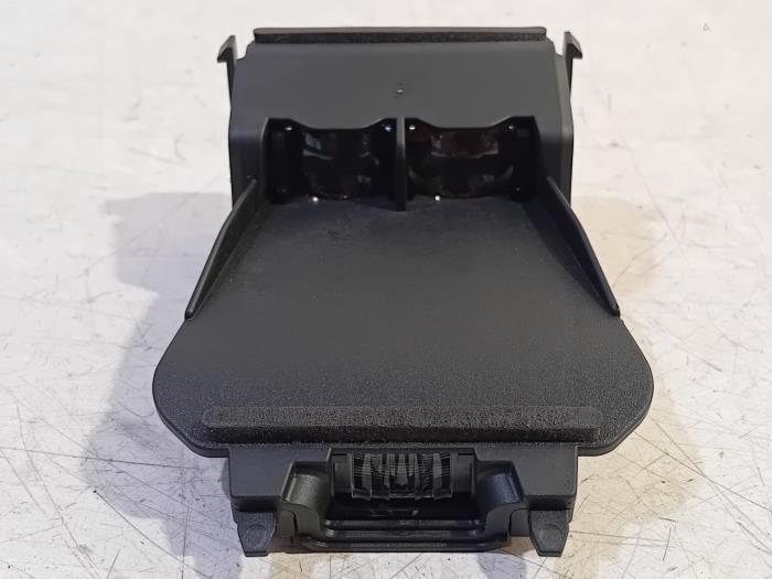 Begagnade Regnsensor Mazda 2 Pris € 60,00 Marginaltabell erbjuds av Van der Ven Autorecycling B.V.