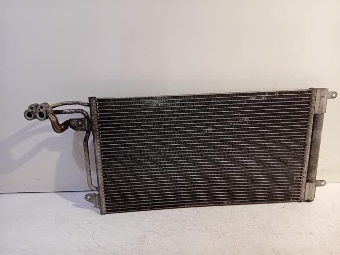 Usagé Radiateur clim Seat Ibiza Prix € 25,00 Règlement à la marge proposé par Van der Ven Autorecycling B.V.