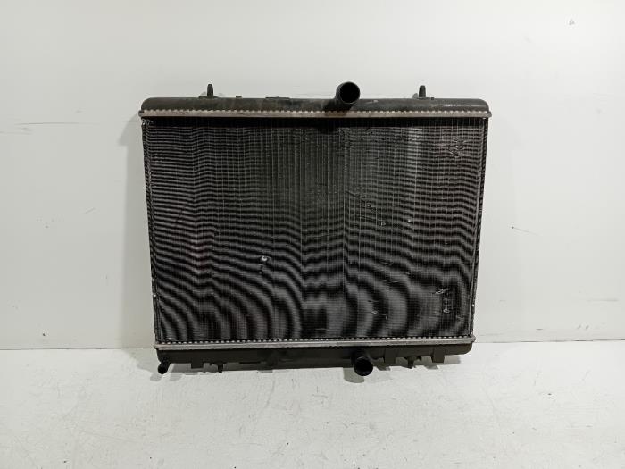 Usagé Radiateur Peugeot Partner Prix € 45,00 Règlement à la marge proposé par Van der Ven Autorecycling B.V.