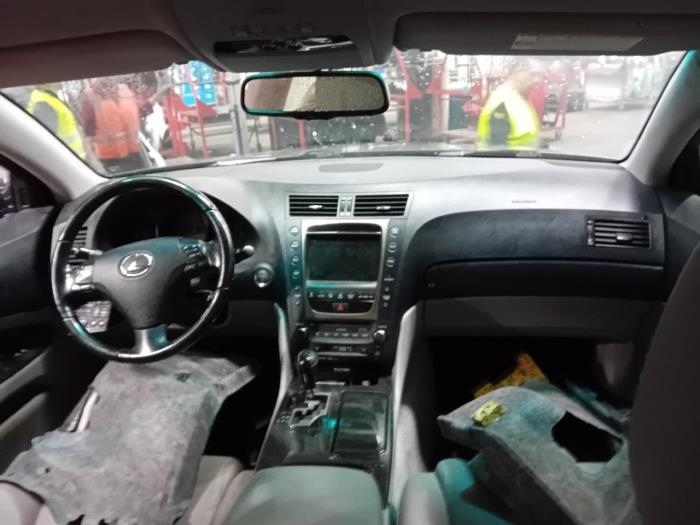 Drosselklappengehäuse van een Lexus GS 400 2006