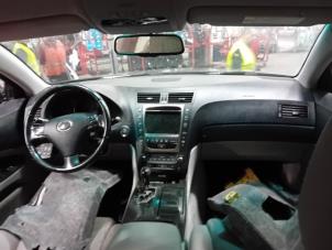 Drosselklappengehäuse van een Lexus GS 400 2006