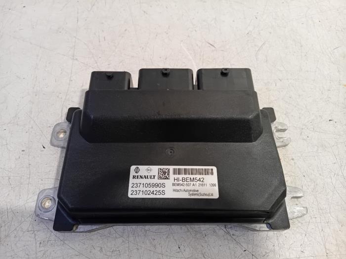 Used Engine management computer Renault Captur Price € 155,00 Margin scheme offered by Van der Ven Autorecycling B.V.