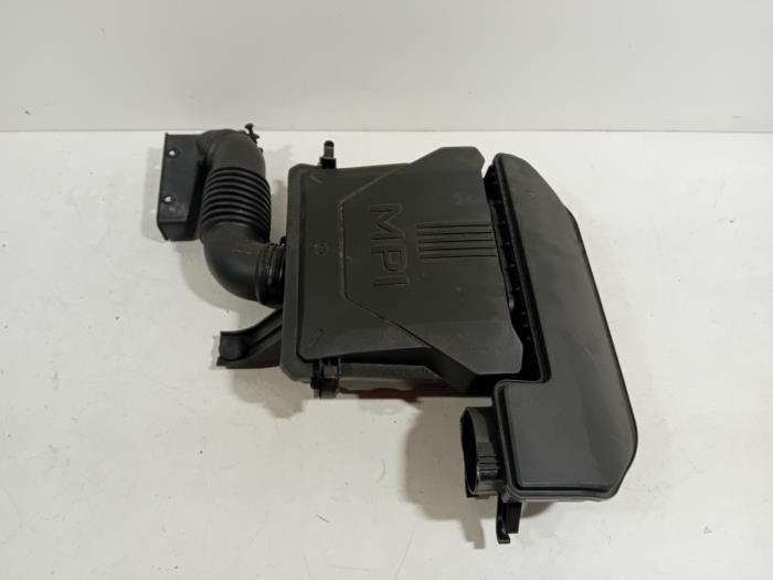 Begagnade Luftfilterhus Kia Picanto Pris € 85,00 Marginaltabell erbjuds av Van der Ven Autorecycling B.V.