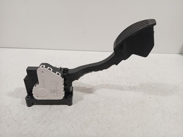 Używane Pedal gazu Fiat 500 Cena € 50,00 Procedura marży oferowane przez Van der Ven Autorecycling B.V.
