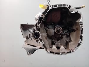 Begagnade Växellåda Renault Captur Pris € 610,00 Marginaltabell erbjuds av Van der Ven Autorecycling B.V.