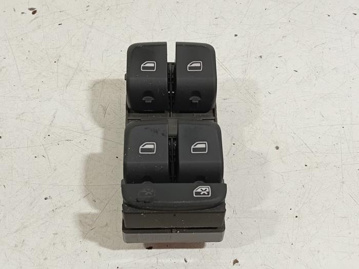 Usados Interruptor de ventanilla eléctrica Audi Q3 Precio € 20,00 Norma de margen ofrecido por Van der Ven Autorecycling B.V.