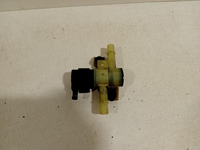 Usagé Conduit de carburant Audi A3 Prix € 180,00 Règlement à la marge proposé par Van der Ven Autorecycling B.V.