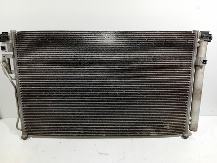 Radiateur clim d'un Hyundai Santafe 2006