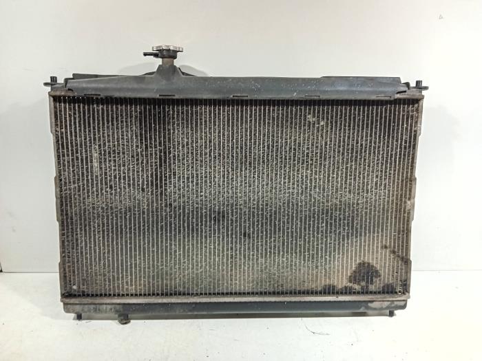 Usagé Radiateur Hyundai Santafe Prix € 80,00 Règlement à la marge proposé par Van der Ven Autorecycling B.V.