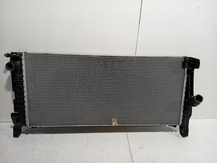 Usagé Radiateur BMW X1 Prix € 170,00 Règlement à la marge proposé par Van der Ven Autorecycling B.V.