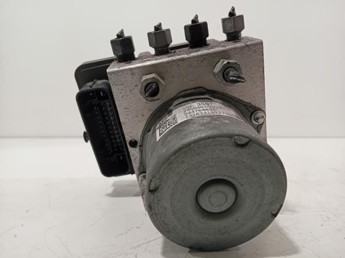 Begagnade ABS-pump Opel Karl Pris € 60,00 Marginaltabell erbjuds av Van der Ven Autorecycling B.V.
