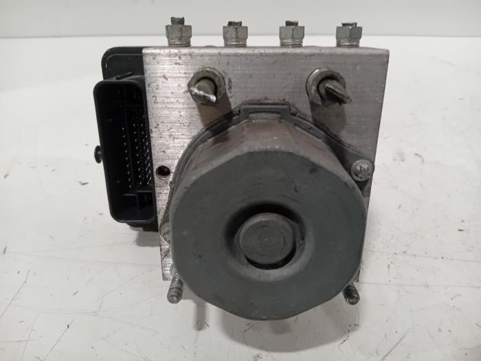 Begagnade ABS-pump Citroen C1 Pris € 24,95 Marginaltabell erbjuds av Van der Ven Autorecycling B.V.