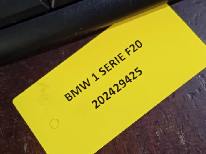 Usagé Radiateur BMW 1-Série Prix € 85,00 Règlement à la marge proposé par Van der Ven Autorecycling B.V.