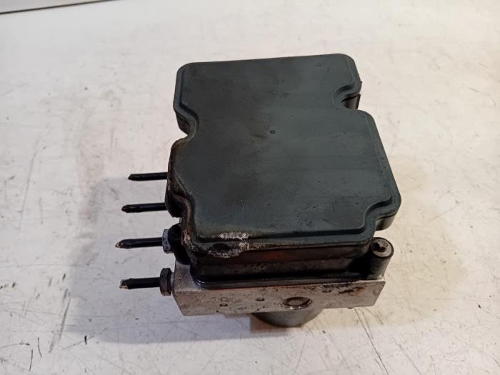 Usagé Bloc ABS Mercedes A-Klasse Prix € 160,00 Règlement à la marge proposé par Van der Ven Autorecycling B.V.