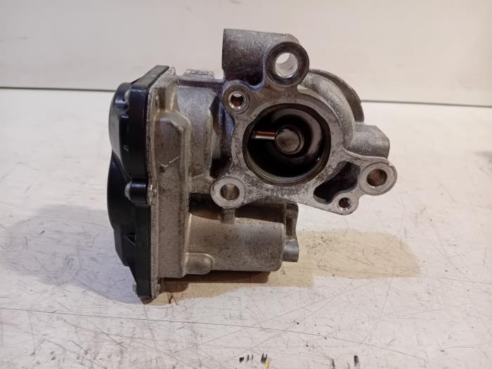 Usagé Boîtier accélérateur Mercedes Citan Prix € 65,00 Règlement à la marge proposé par Van der Ven Autorecycling B.V.