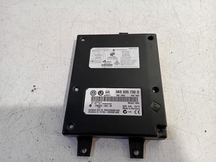 Usados Módulo Bluetooth Volkswagen Jetta Precio € 170,00 Norma de margen ofrecido por Van der Ven Autorecycling B.V.