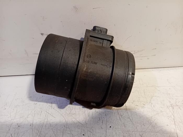 Gebrauchte Luftmassenmesser Audi A4 Preis € 15,00 Margenregelung angeboten von Van der Ven Autorecycling B.V.