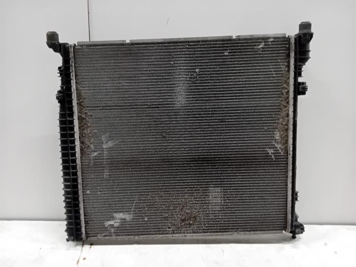 Usagé Radiateur Mercedes ML-Klasse Prix € 170,00 Règlement à la marge proposé par Van der Ven Autorecycling B.V.