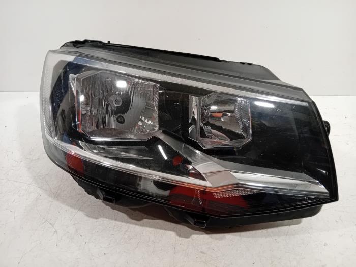 Używane Reflektor prawy Volkswagen Transporter Cena € 179,99 Procedura marży oferowane przez Van der Ven Autorecycling B.V.