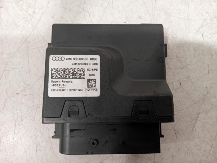 Used Computer, miscellaneous Volkswagen Touareg Price € 50,00 Margin scheme offered by Van der Ven Autorecycling B.V.