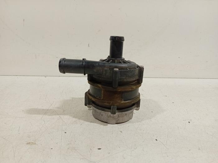 Begagnade Vattenpump Polestar 2 Pris € 133,00 Marginaltabell erbjuds av Van der Ven Autorecycling B.V.