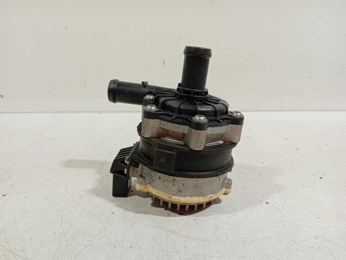 Begagnade Vattenpump Polestar 2 Pris € 110,00 Marginaltabell erbjuds av Van der Ven Autorecycling B.V.