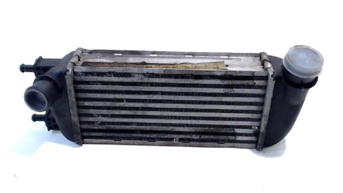 Usagé Intercooler Fiat 500 Prix € 15,00 Règlement à la marge proposé par Van der Ven Autorecycling B.V.