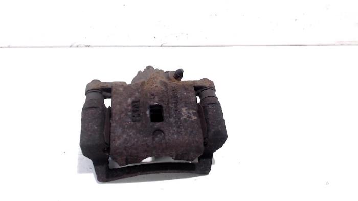 Gebrauchte Bremszange links hinten Kia Sorento Preis € 30,00 Margenregelung angeboten von Van der Ven Autorecycling B.V.