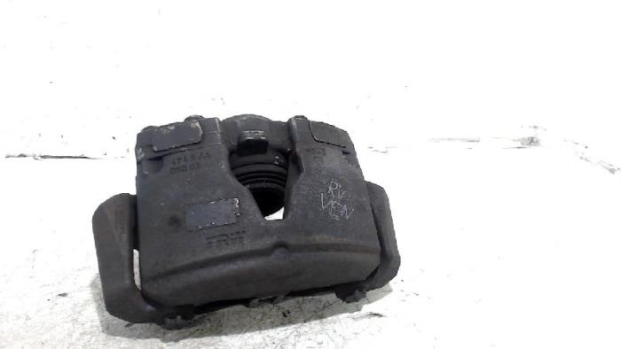 Gebrauchte Bremszange rechts vorne Audi A4 Preis € 24,00 Margenregelung angeboten von Van der Ven Autorecycling B.V.