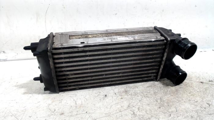 Usagé Intercooler Ford Fiesta Prix € 12,00 Règlement à la marge proposé par Van der Ven Autorecycling B.V.