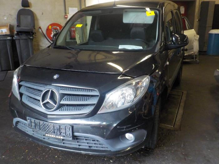 Intercooler d'un Mercedes Citan 2013