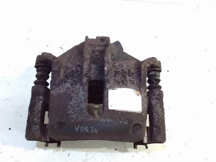 Gebrauchte Bremszange links vorne Peugeot 207 Preis € 15,00 Margenregelung angeboten von Van der Ven Autorecycling B.V.