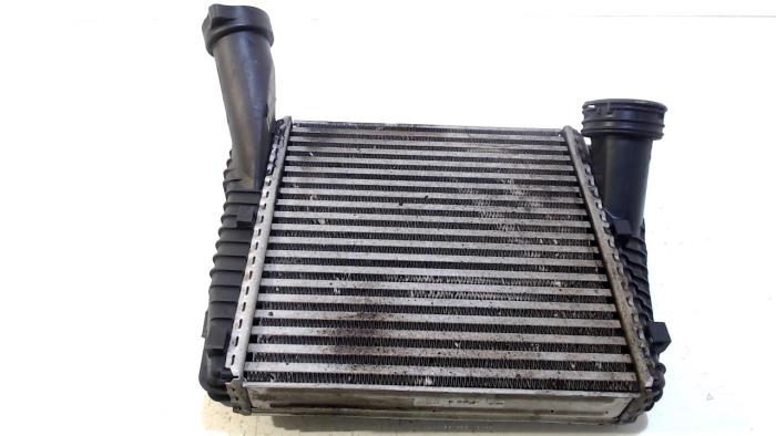 Usados Intercooler Volkswagen Touareg Precio € 21,00 Norma de margen ofrecido por Van der Ven Autorecycling B.V.