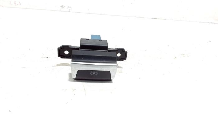 Gebrauchte Handbremse Schalter Peugeot 308 Preis € 12,00 Margenregelung angeboten von Van der Ven Autorecycling B.V.
