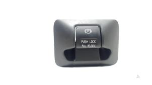 Handbremse Schalter van een Volvo V60 2015