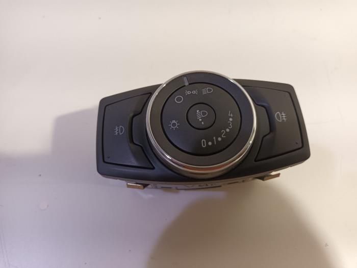 Używane Przelacznik swiatel Ford Transit Cena € 30,00 Procedura marży oferowane przez Van der Ven Autorecycling B.V.