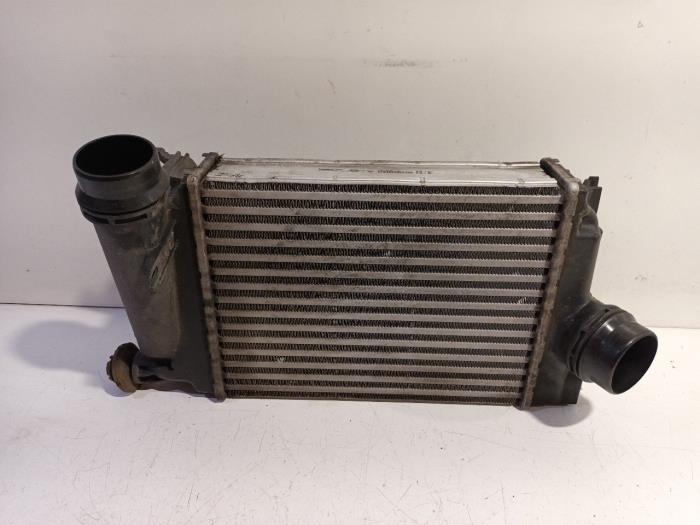 Usagé Intercooler Renault Megane Prix € 85,00 Règlement à la marge proposé par Van der Ven Autorecycling B.V.