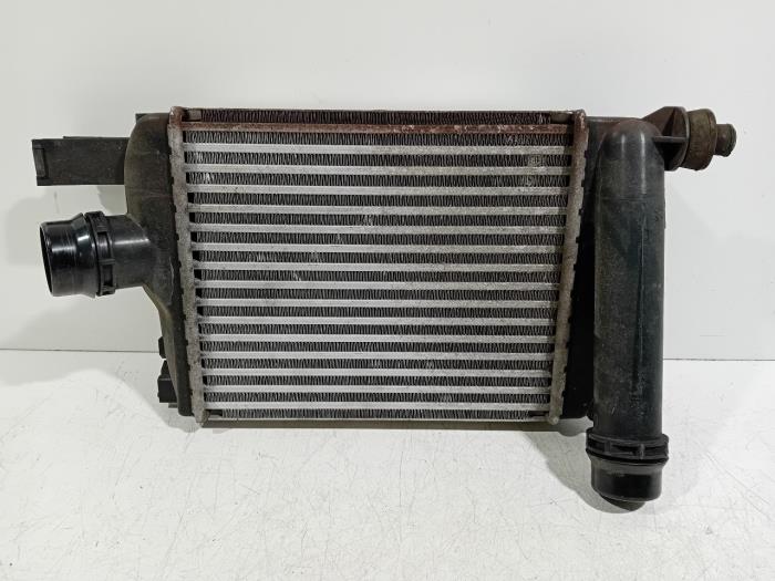 Usados Intercooler Renault Clio Precio € 60,00 Norma de margen ofrecido por Van der Ven Autorecycling B.V.