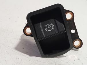 Usados Interruptor de freno de mano Toyota Avensis Precio € 10,00 Norma de margen ofrecido por Van der Ven Autorecycling B.V.