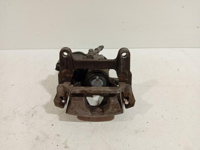 Gebrauchte Bremszange links hinten Audi Q5 Preis € 45,00 Margenregelung angeboten von Van der Ven Autorecycling B.V.