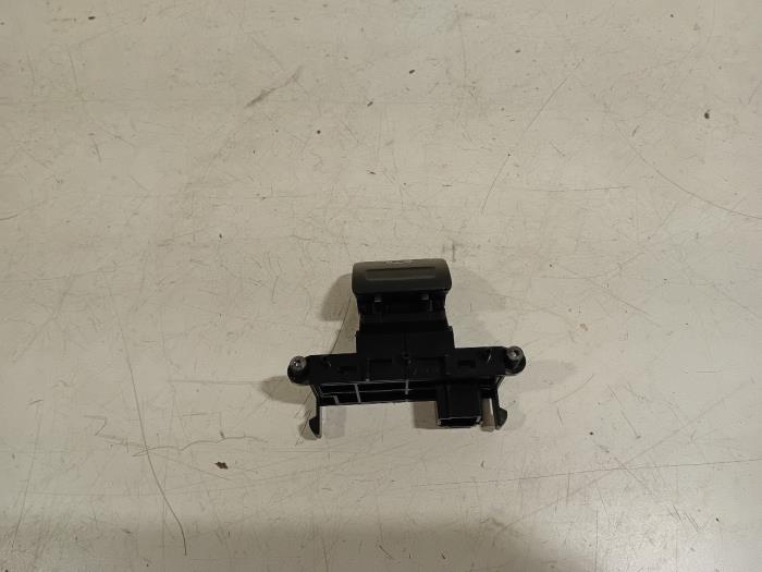 Parking brake switch Volvo V60 - 31433500 D4204T14
